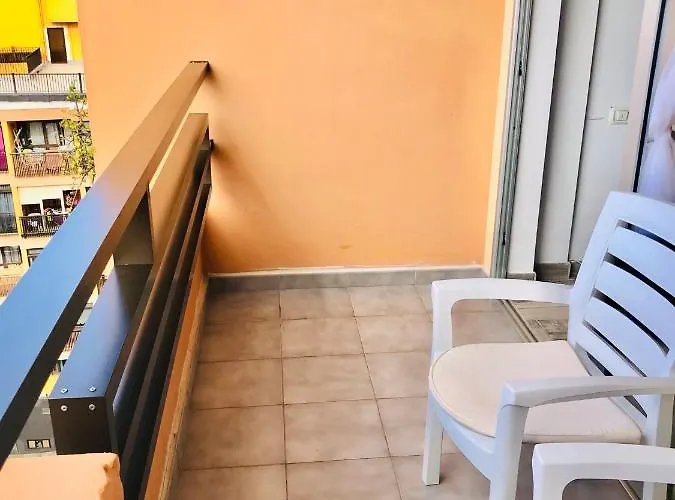 Unica Via Edificio Girasol * Puerto de la Cruz (Tenerife)