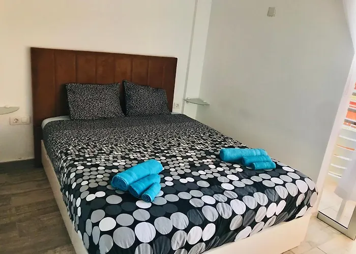 Unica Via Edificio Girasol * Puerto de la Cruz